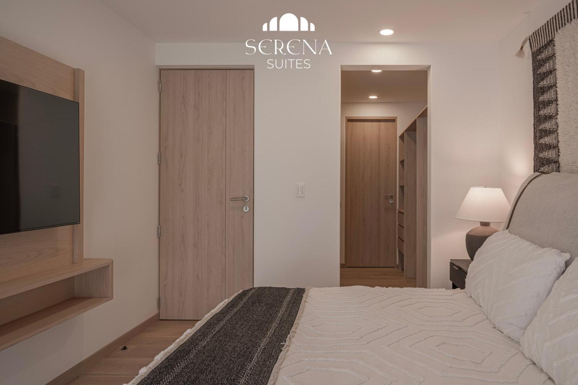 Elegant With Skydeck Pool In Condesa